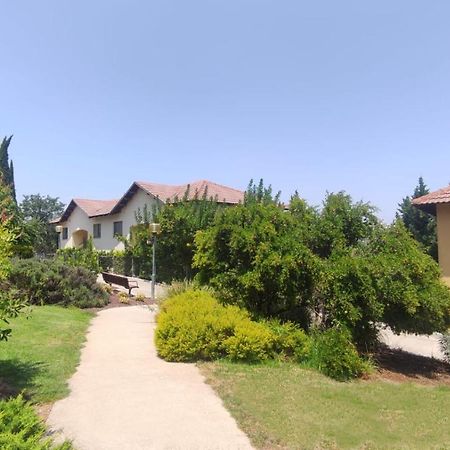 Tzuba Hotel Экстерьер фото