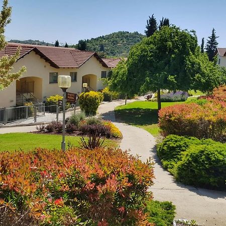 Tzuba Hotel Экстерьер фото